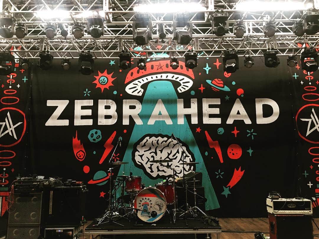 Zebraheadさんのインスタグラム写真 - (ZebraheadInstagram)「Getting the stage ready for tonight's show here at @hobanaheim !! For the free RSVP tickets there's going to be a table starting at 6pm outside to check everyone's names with a team of people to make the process go quickly so everyone can get inside and start drinking! We're fucking stoked!! RSVP: 6:00 Doors: 7:00 @lapobreska 8:00-8:30 @assumingwesurvive 8:50-9:30 @zebraheadofficial 9:50-til we're out of tunes, beers, and whiskey.  #Zebrahead #braininvaders #assumingwesurvive #lapobreska #houseofbluesanaheim #beer #whiskey #tunes #party」3月31日 8時15分 - zebraheadofficial