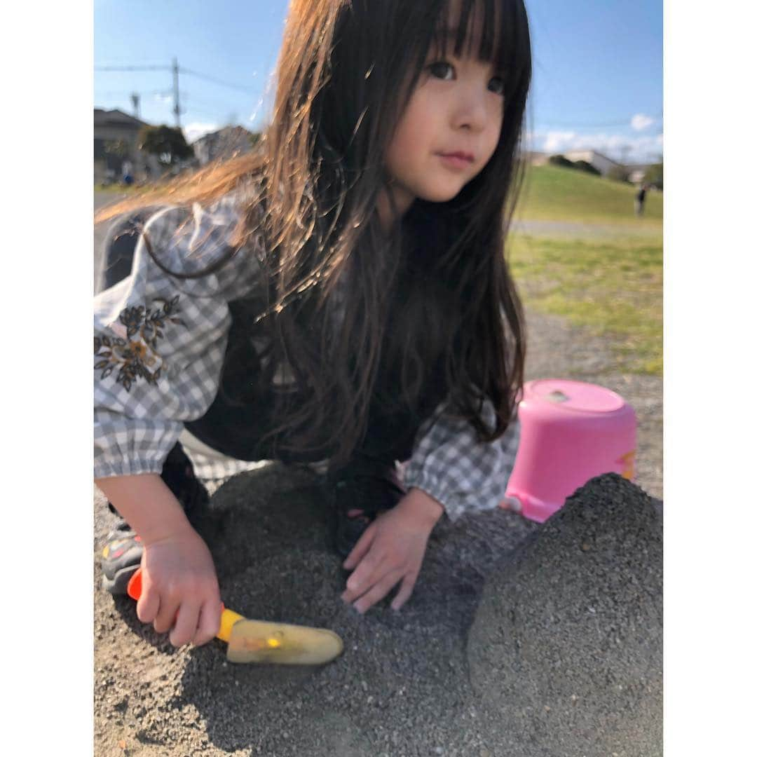 Ai.tさんのインスタグラム写真 - (Ai.tInstagram)「. たくさん遊べて楽しかった日🙆‍♀️ . . まだ補助輪ありの自転車なんだけど すごく上手にこげるようになったので そろそろ補助輪なしで頑張ろうねーと話してます❤️ . 昊也は写真撮らないでーの時と撮ってーの時の差が激しい😂 イヤイヤ期本格突入かな？🤔 でも2人目だからか、男の子だからか昊也の性格なのか そんなにイヤイヤしないので 楽ちん🤣🙌 . . 渚の服 @zarakids #zarakids . 2019.03.31」3月31日 20時49分 - ngs.rky.kuy