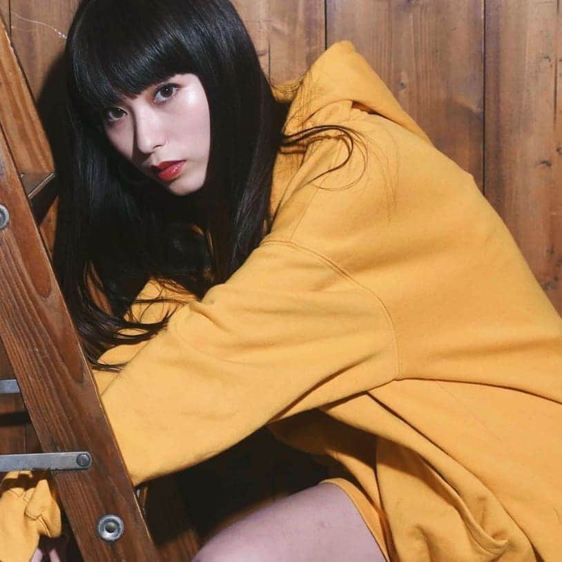 クマモトタツヤさんのインスタグラム写真 - (クマモトタツヤInstagram)「. #福岡のスイッチで髪切る女の子 #kumaxMAYUKA . .  Hair cut-color-styling / YUUICHIRO FUKUMOTO (switch) Make up / HOSHINA YONEMOTO (switch) Guest / MAYUKA (switch guest 1st) Photo / T.KUMAMOTO (switch)  #クマナリ #photobykumamoto」3月31日 20時47分 - tatsuya_kumamoto