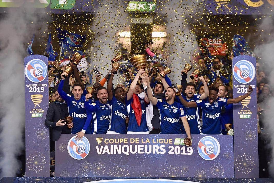 リオネル・キャロルのインスタグラム：「On ne naît pas gagnant...On le devient 🏆 We are not born winners...We become 🏆」