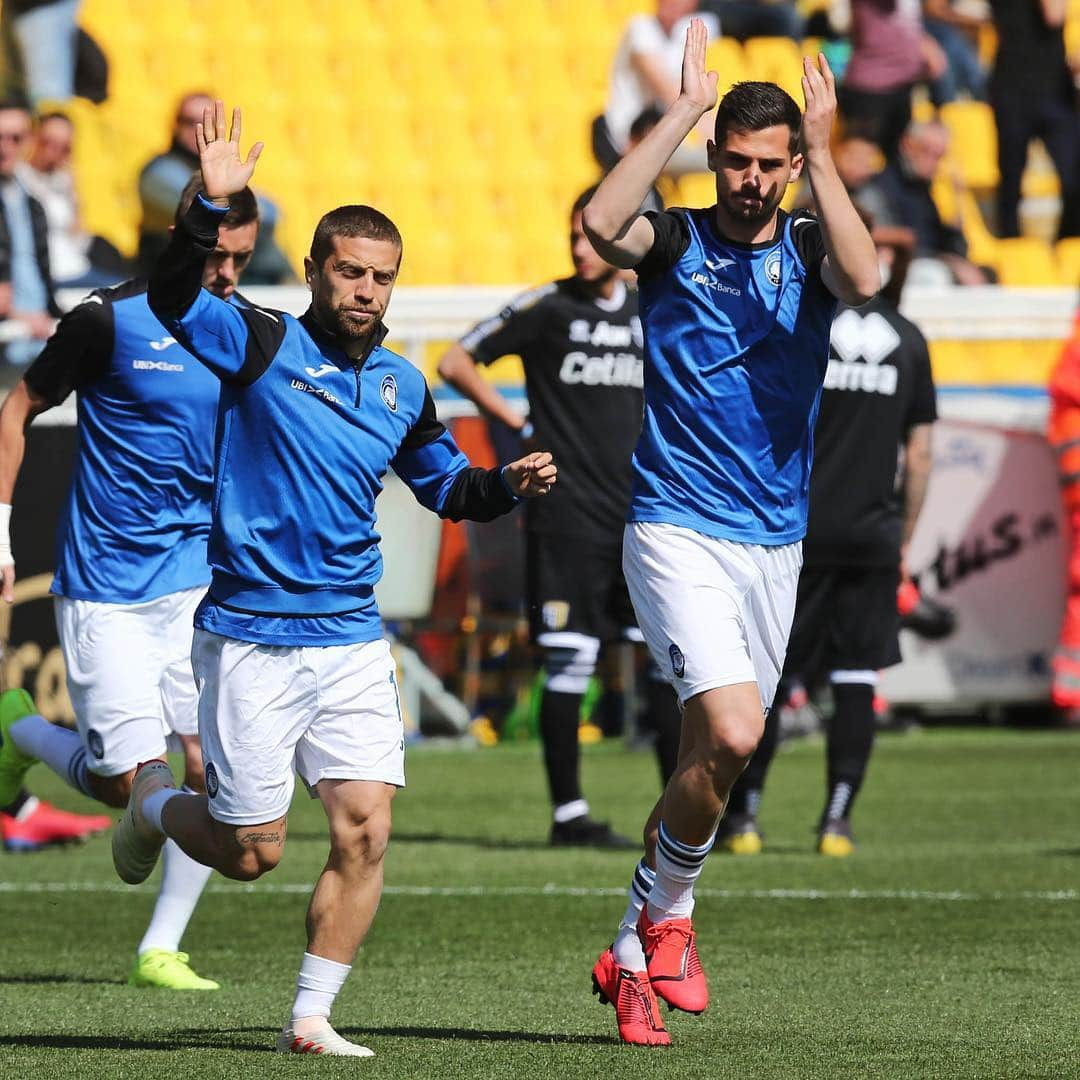 アタランタBCさんのインスタグラム写真 - (アタランタBCInstagram)「Sguardo puntato su #ParmaAtalanta 👀😠 Forza ragazzi! 🙌🔥 #GoAtalantaGo ⚫️🔵 ~ #Atalanta #Bergamo #SerieATIM #Football #calcio #forzaatalanta」3月31日 19時18分 - atalantabc