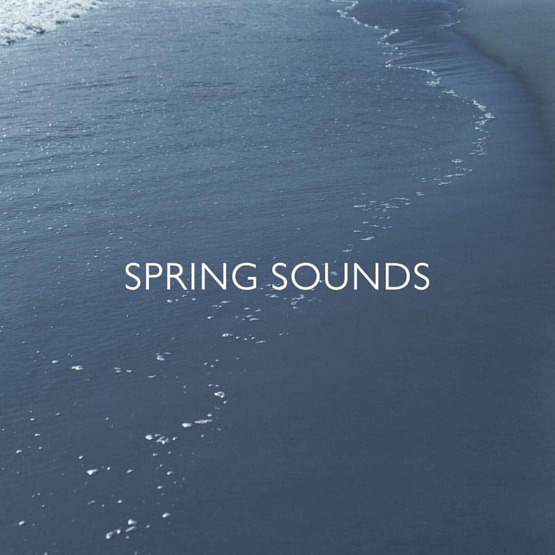 コスさんのインスタグラム写真 - (コスInstagram)「A seasonal collection of music we like, explore COS Spring Sounds on Spotify #cosstores」3月31日 19時31分 - cosstores