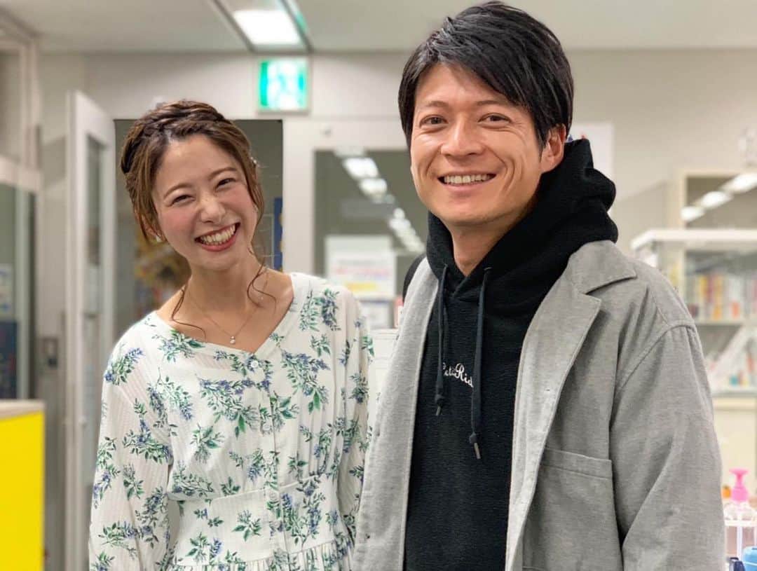 海老原優香さんのインスタグラム写真 - (海老原優香Instagram)「1年間、プライムニュースイブニングをご覧いただき、ありがとうございました。  島田さんと倉田さん そして反町さん、まりこさん、 番組スタッフの皆さんとご一緒できて、 毎日忙しない報道番組の中で 和やかな居場所を作ってくださった先輩方 本当に感謝でいっぱいです。  引き続き、夕方報道番組で 明日からフィールドキャスターとして毎日頑張ります。  今後とも見守っていてください。」3月31日 19時37分 - ebioffi