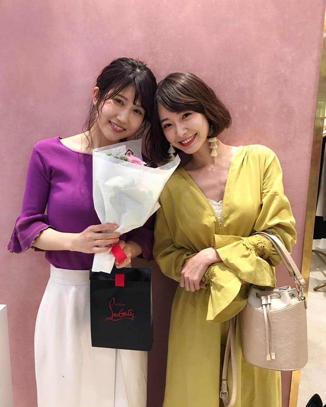 西川瑞希（みずきてぃ）さんのインスタグラム写真 - (西川瑞希（みずきてぃ）Instagram)「今日は @cheriemona_official スタッフのみさちゃん卒業の日だったのでサプライズでお店に会いに行ってきました💐 . たまたま来てくれていたファンの子とも会えたし、"卒業おめでとう""ありがとう""お疲れ様"を伝えられてよかった// . 柔らかくてほんわかした雰囲気がとても印象的だったみさちゃん♡こんないい子いるの？ってくらいいい子で(Cherie Monaスタッフちゃんはみんないい子達すぎるんです😭)ここでの時間が本当に楽しかったと涙を流して伝えてくれて私まで感動しちゃいました。 . 出会えて良かった！またいつでもあそびにきてね✨四月からの新しいスタートも頑張ってね☺︎応援してます// . 本当に本当にありがとう…❤︎❤︎❤︎ . @cheriemona_official #cheriemona #apparel #ラフォーレ原宿 #2階 #シェリーモナ」3月31日 19時54分 - mizuki_nishikawa_