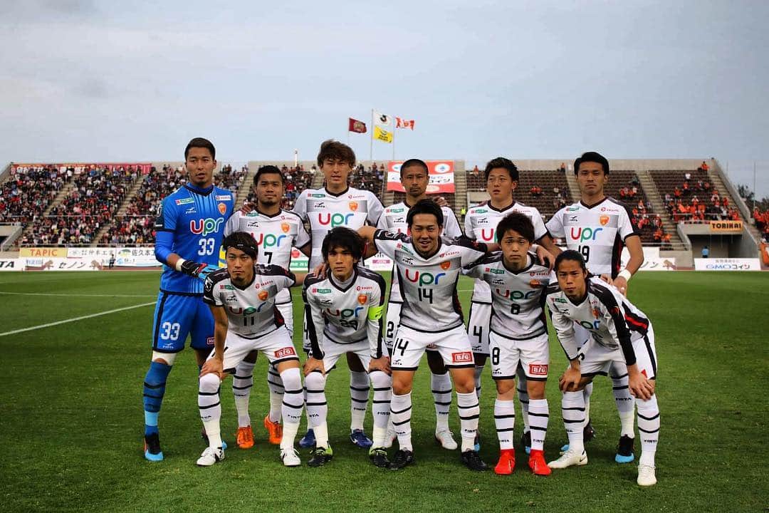 高井和馬さんのインスタグラム写真 - (高井和馬Instagram)「VS FC琉球  遠い沖縄まで沢山の応援ありがとうございました。 水曜日にすぐ試合があるので、ホームで必ず勝ちます。  #レノファ山口 #renofa」3月31日 20時18分 - kazuma_takai