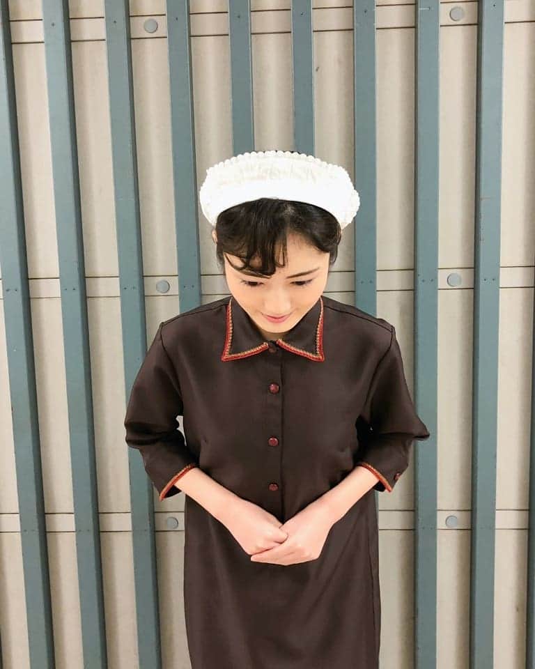 水谷果穂さんのインスタグラム写真 - (水谷果穂Instagram)「いよいよ「なつぞら」始まりますっ！ 明日の朝8時から放送です。 よろしくお願いします🐄 私の登場はもう少し先になります。 おじぎ練習いかがでしょう。 #朝ドラ #NHK #なつぞら」3月31日 20時22分 - kahomizutani_official