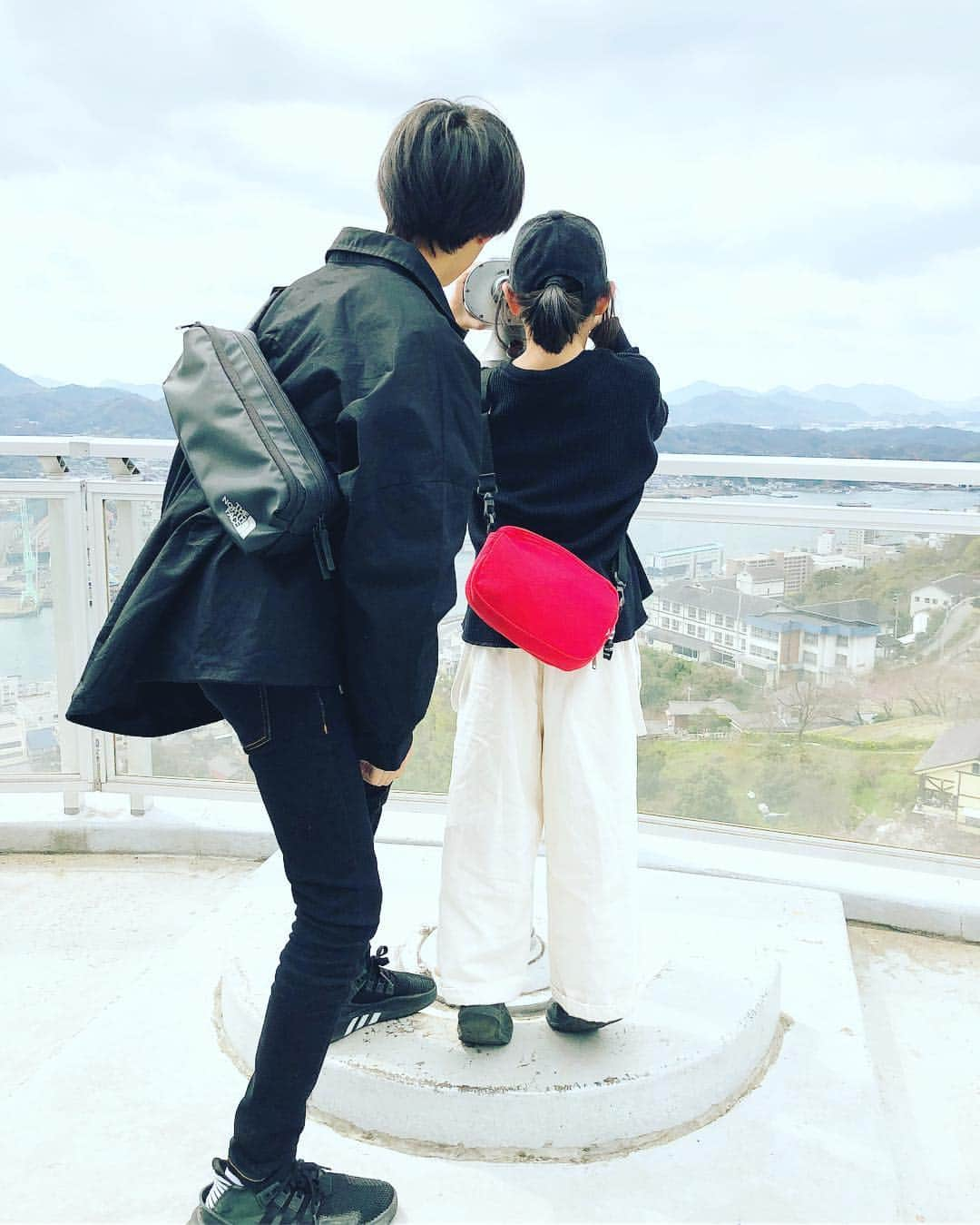 AYUMIさんのインスタグラム写真 - (AYUMIInstagram)「今日 ・ 広島旅行in尾道 スワイプ→→して見てね ・ #広島#尾道#旅行#今日#日本#家族#息子#娘#コーデ#春#ファッション#プチプラ」3月31日 20時26分 - suzuchan1206