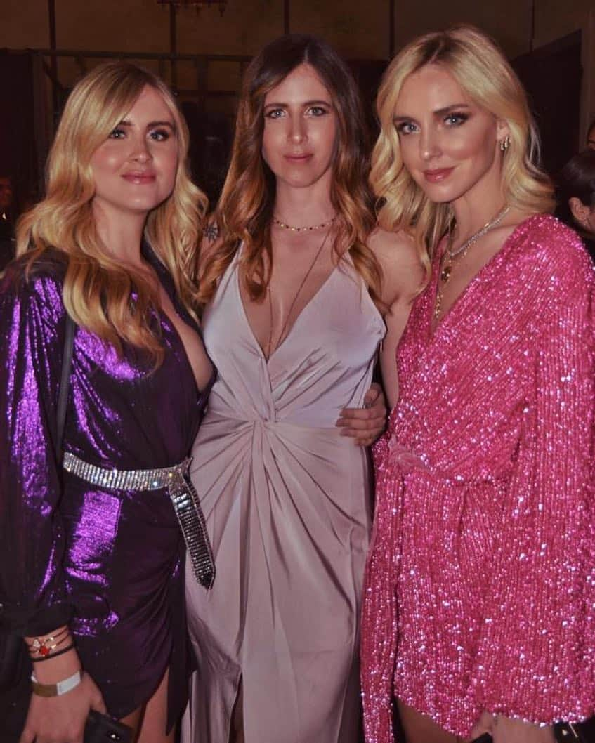 キアラ・フェラーニさんのインスタグラム写真 - (キアラ・フェラーニInstagram)「Ferragni sisters at @fraferragni’s birthday party last night 😍 #FerragniSisters」3月31日 20時36分 - chiaraferragni