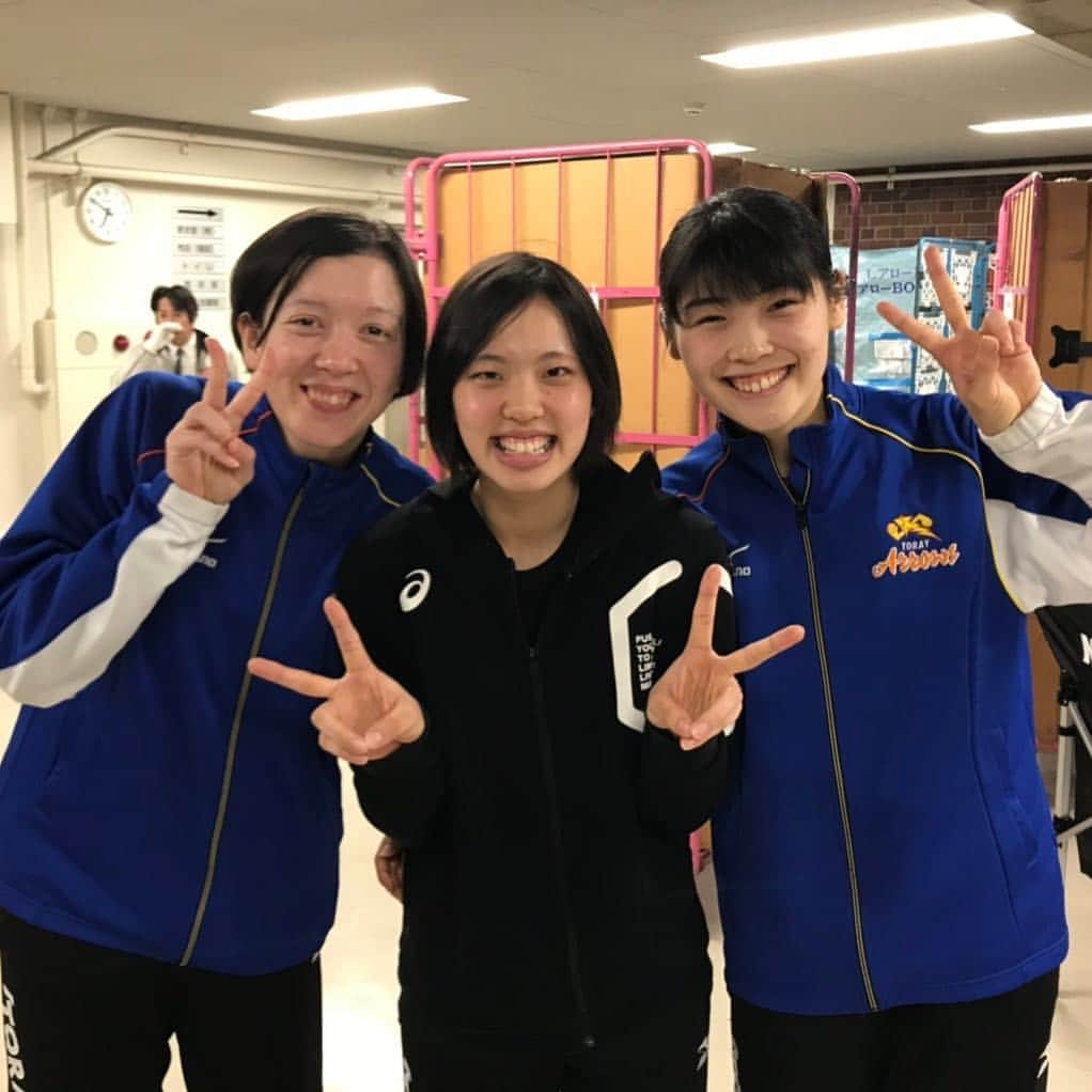 フジテレビ★バレーボールさんのインスタグラム写真 - (フジテレビ★バレーボールInstagram)「Vリーグ女子ファイナル３‼️ 東レ対JTの第2戦は東レが3-1で勝利✨そして勢いそのままに25点マッチのゴールデンセットも制し大逆転でファイナル進出を決めました😆💪 第2戦で18得点を決めたエース黒後選手は「ここまでチーム全員で戦ってきた。ファイナルでも全員で戦いたい」と自身初のファイナルへ気合い十分です🤩 #バレーボール  #堀川真理 選手 #黒後愛 選手 #関菜々巳 選手」3月31日 20時38分 - fujitv_volleyball