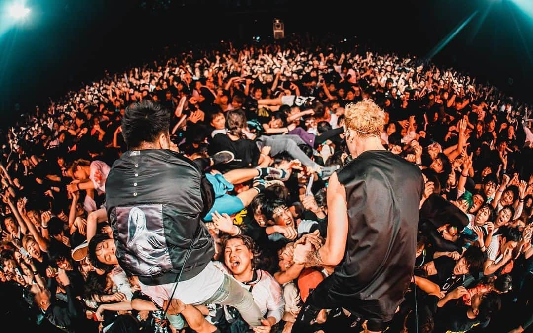 coldrainさんのインスタグラム写真 - (coldrainInstagram)「#BDB19 OSAKA🇯🇵 #coldrain #thebonez #crossfaith  Photos by @yamada_mphoto」3月31日 12時04分 - coldrain_official