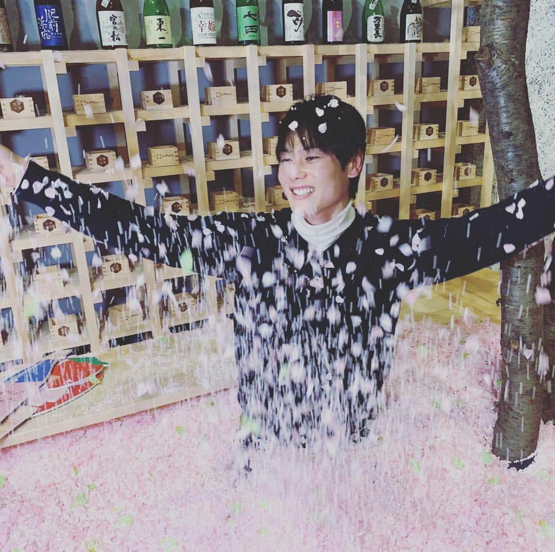上重聡さんのインスタグラム写真 - (上重聡Instagram)「桜と上重🌸 #シューイチ #桜」3月31日 12時00分 - satoshi18kamishige