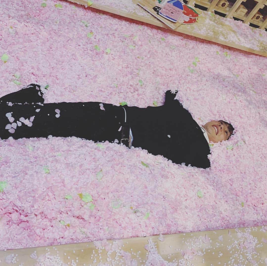 上重聡さんのインスタグラム写真 - (上重聡Instagram)「桜と上重🌸 #シューイチ #桜」3月31日 12時00分 - satoshi18kamishige