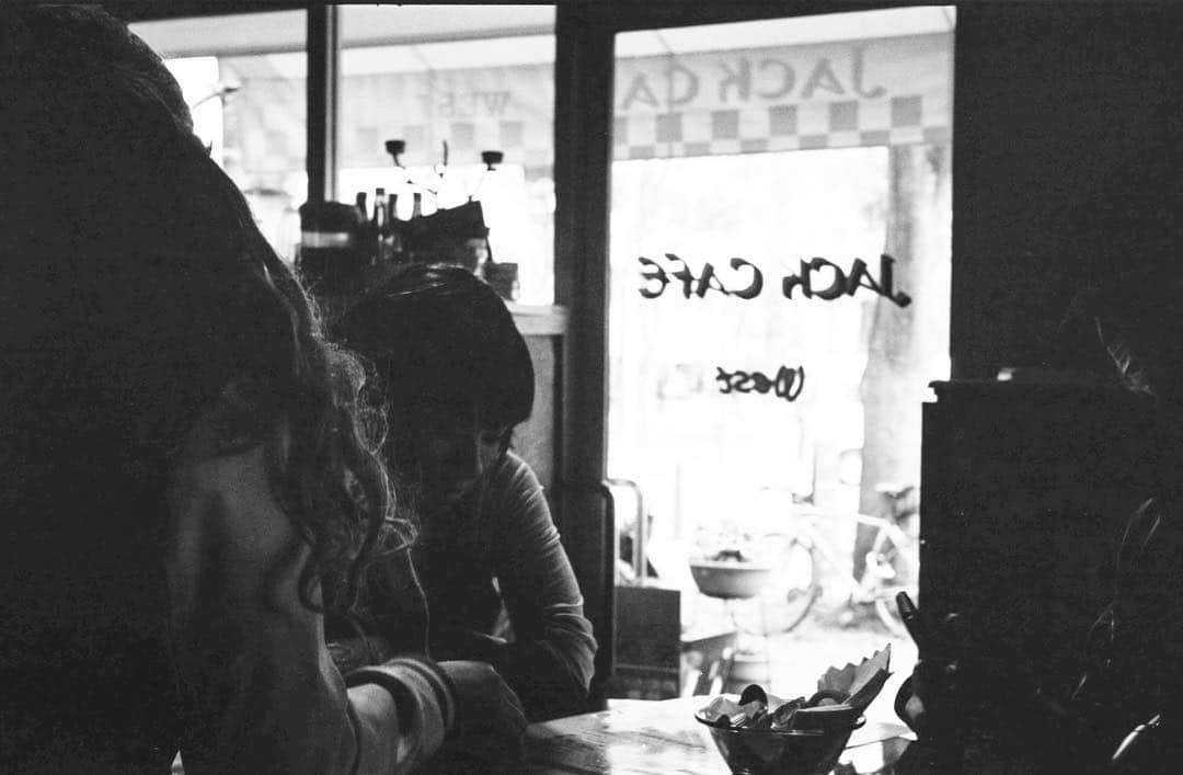 のインスタグラム：「横浜 #フィルムカメラ #nikons2  #nikkorsc50mmf14  #trix400 #自家現像」