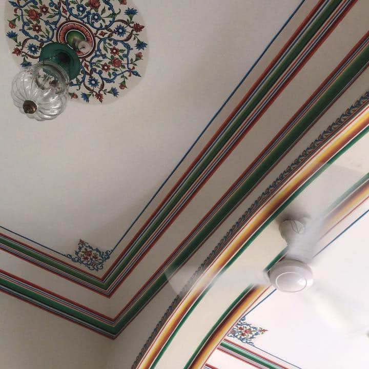 ジャンポールレスパナールのインスタグラム：「. Jaipur... ❤️🧡💛💚💙💜」