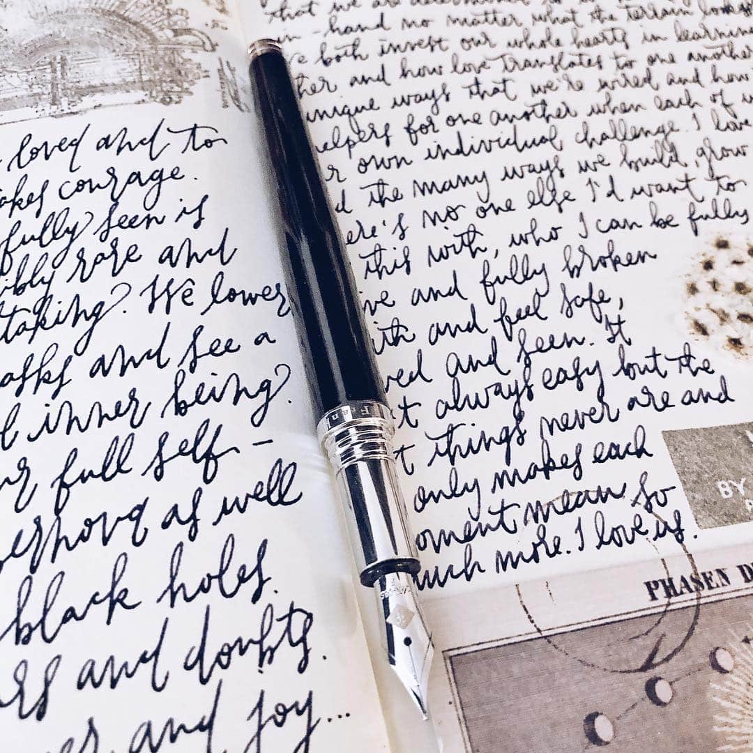 Catharine Mi-Sookさんのインスタグラム写真 - (Catharine Mi-SookInstagram)「It’s another rainy day here and I’m thankful for the renewal and rest. The last few weeks have been nonstop go-go-go and having a couple days to recuperate has been overdue and needed. I don’t realize how much piles up internally when this busy modern life is up in high gear, and when the calm suddenly ushers in, sometimes it all pours out like rain too. Maybe that’s why rainy days soothe and resonate, and why I love them so. . . . On my desk: Model 28 Libertas fountain pen @franklinchristoph. Foundlings Companion Size Journal, Mini Sendak & Drafter Pouch @pegandawl. Wooden Toolcomb Pen Holder @galen_leather. . . . #journaling #creativejournal #dailyjournal #franklinchristoph #fountainpens #penmanship #pegandawl #leatherjournal #waxedcanvas #galenleather #creativejournaling #handsinframe #onmydesk #quillpen #creativespace #flatlays #flatlaystyle #flatlayinspo #lamy #woodenstamps #scrapbooking #scrapbookinglayout #abmcrafty #loveforanalogue #thedailywriting #stationerylover」3月31日 12時51分 - catharinemisook