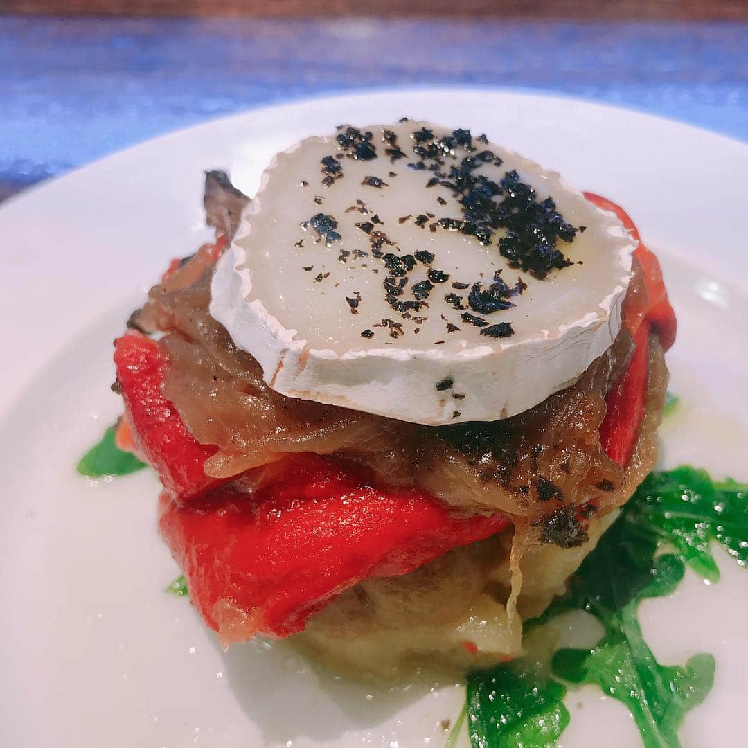 金子エミさんのインスタグラム写真 - (金子エミInstagram)「スペイン🇪🇸バロセロナの地でバルを1日に2度も楽しむという楽しさ🙌🙌 #Spain #Barcelona」3月31日 12時56分 - emikaneko1114
