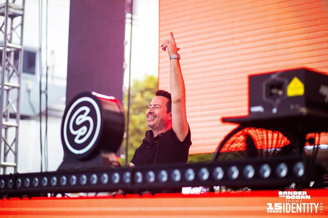 Spinnin' Recordsさんのインスタグラム写真 - (Spinnin' RecordsInstagram)「Another amazing day at the Spinnin’ Hotel! ‘@sandervandoornofficial Presents‘ was so much fun!! 🙌#spinninhotel #miami」3月31日 13時07分 - spinninrecords