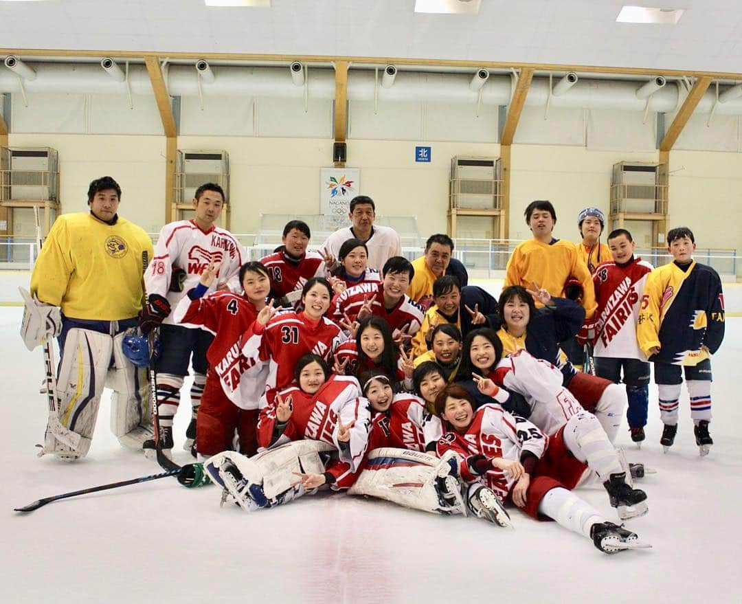 佐藤つば冴さんのインスタグラム写真 - (佐藤つば冴Instagram)「シーズン終わりました🏒 今年もありがとうございました。 . っと言っても練習量変わらないのでオフ感ないですが。笑 つかの間、気持ちは落ち着くかな😌💭 . 沢山のメッセージありがとうございます。 まわりの支えが本当に大きくて、改めて気付かされたことが沢山。 いつか必ずみんなに恩返しができるように、また頑張ります。 全力でありがとう！！！！！ . #karuizawa  #icehockey  #offseason  #元気です  #😊🧡」3月31日 13時41分 - korochan25