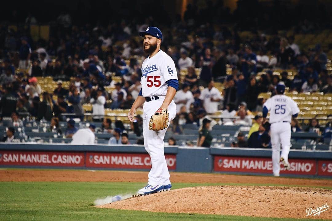 Los Angeles Dodgersさんのインスタグラム写真 - (Los Angeles DodgersInstagram)「YES, THAT WAS @russellmartin55 ON THE MOUND CLOSING OUT THE GAME.」3月31日 13時39分 - dodgers