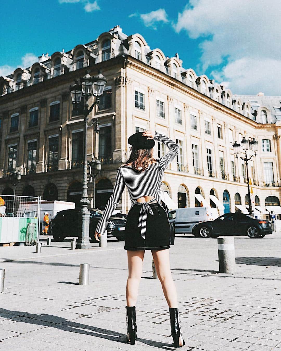 クリスティン・ウェイのインスタグラム：「Sunny day outfit #valmuer #fashionlover #christinewei #cwfashion #cwtrip #クリスティンウェイ」
