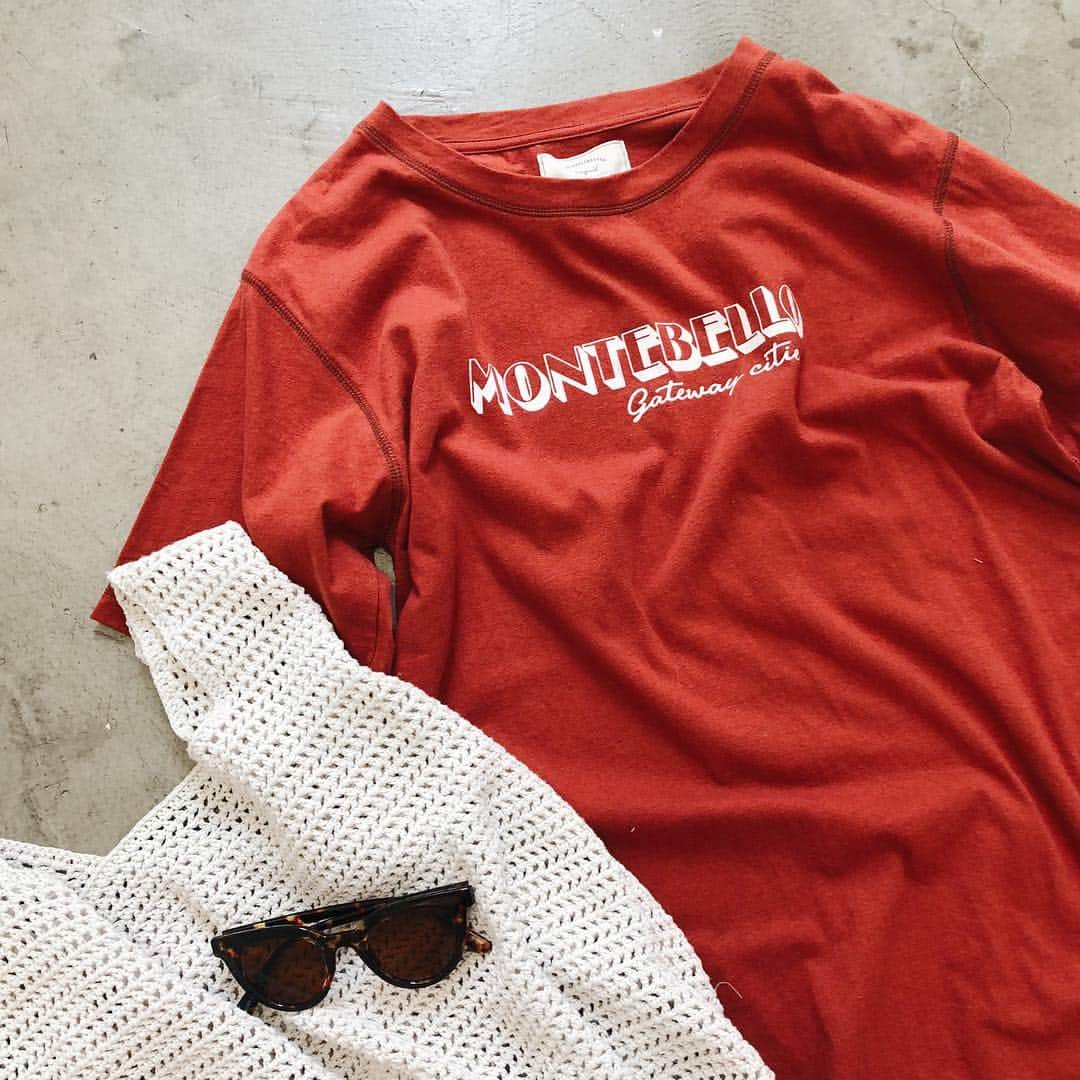 Ungridさんのインスタグラム写真 - (UngridInstagram)「. . 【MAY PRE ORDER】 #MONTEBELLプリントTee オフホワイト/チャコールグレー/レッド ¥4,320(tax in) __________________________________________ 3/31(sun)pm12:00〜 RUNWAY channel・ZOZOTOWNにて予約開始！ __________________________________________ @ungrid_official #TOPページURLよりチェック✔︎ . #ungrid #ungrid_official #preorder #19summer」3月31日 13時47分 - ungrid_official