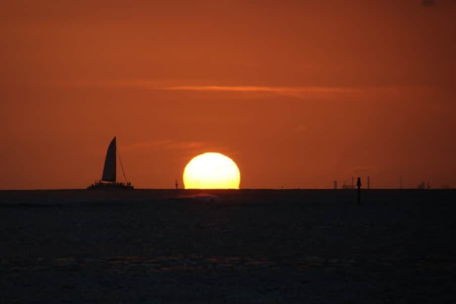 坂元美香さんのインスタグラム写真 - (坂元美香Instagram)「sunset today! 2019/03/30 . 久々にｷﾀ ━━━ヽ(´ω`)ﾉ ━━━!! 水平線に沈む夕日🤩 . #sunsetphotobymikasakamoto #sunset #hawaii #sunsetlovers #sunsethunter #ハワイ #夕陽 #夕日 #イマソラ」3月31日 14時40分 - mika_saka