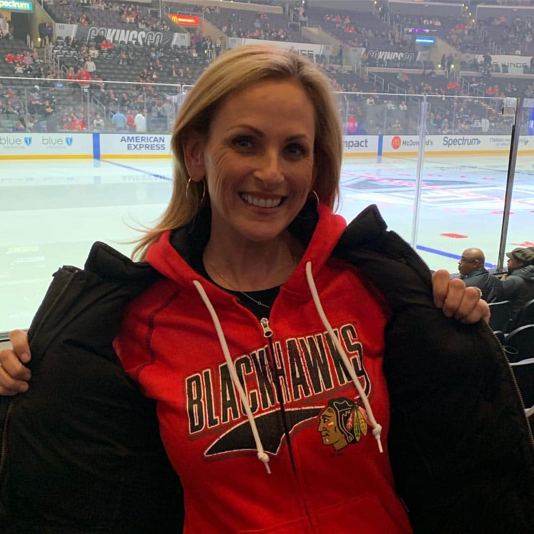 マーリー・マトリンさんのインスタグラム写真 - (マーリー・マトリンInstagram)「What a FUN evening!!! Blackhawks/LAKings game at Staples. We were so fortunate to sit in great seats AND meet some of the greatest Blackhawks players afterwards! Toews, Ward, Keith, and Kane!!! Thank you to @nhl AND @nhlblackhawks and @lakings! @brandongrandalski @digitalmase #kevin #chicagogirlforever」3月31日 14時59分 - themarleematlin