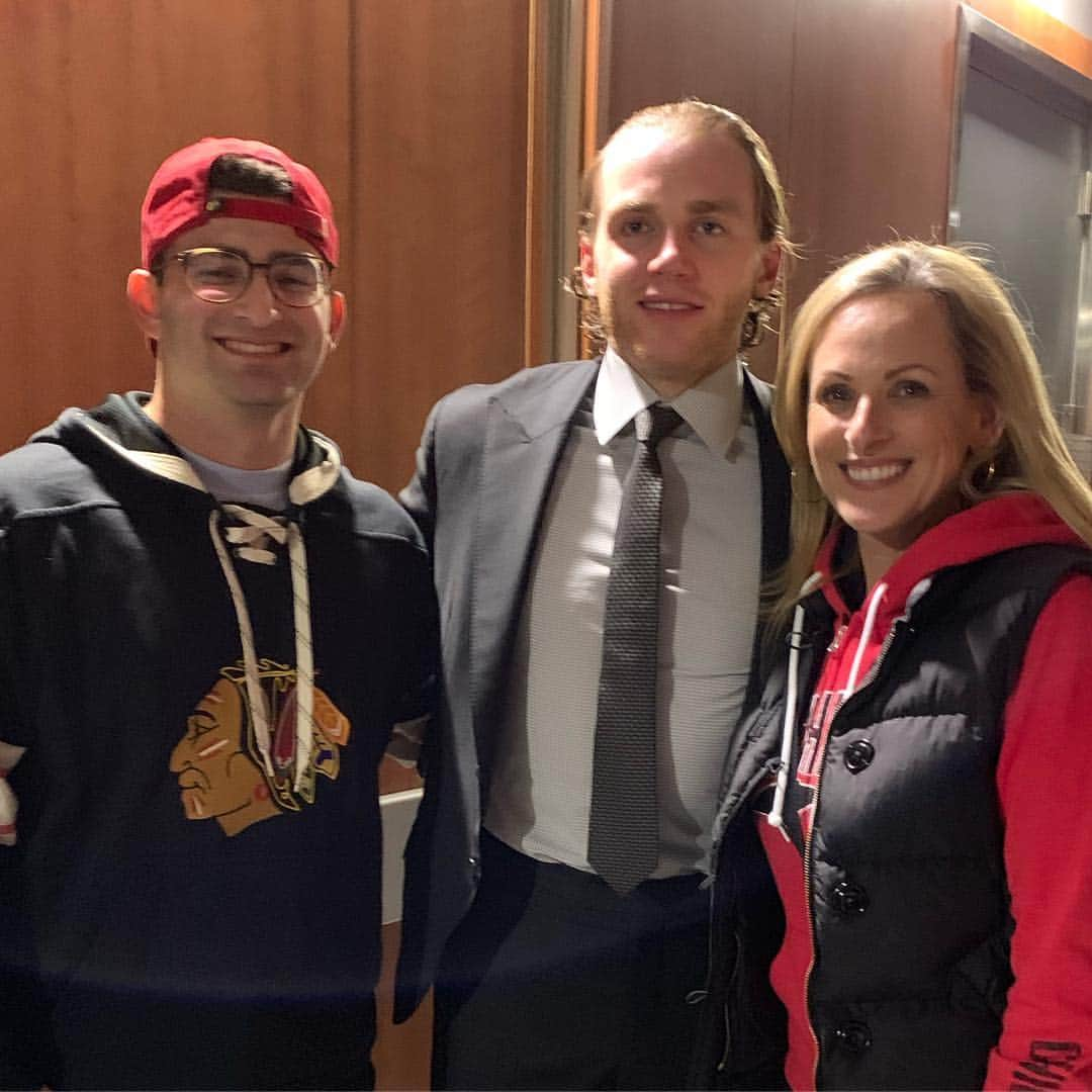 マーリー・マトリンさんのインスタグラム写真 - (マーリー・マトリンInstagram)「What a FUN evening!!! Blackhawks/LAKings game at Staples. We were so fortunate to sit in great seats AND meet some of the greatest Blackhawks players afterwards! Toews, Ward, Keith, and Kane!!! Thank you to @nhl AND @nhlblackhawks and @lakings! @brandongrandalski @digitalmase #kevin #chicagogirlforever」3月31日 14時59分 - themarleematlin