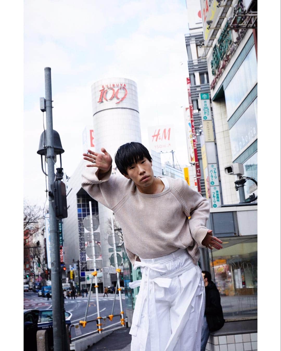 坂口涼太郎さんのインスタグラム写真 - (坂口涼太郎Instagram)「❶⓪❾ photo by @takaya_uehara  #shibuya109 #shibuya #渋谷 #portrait #craiggreen @craig__green」3月31日 15時05分 - ryotarosakaguchi