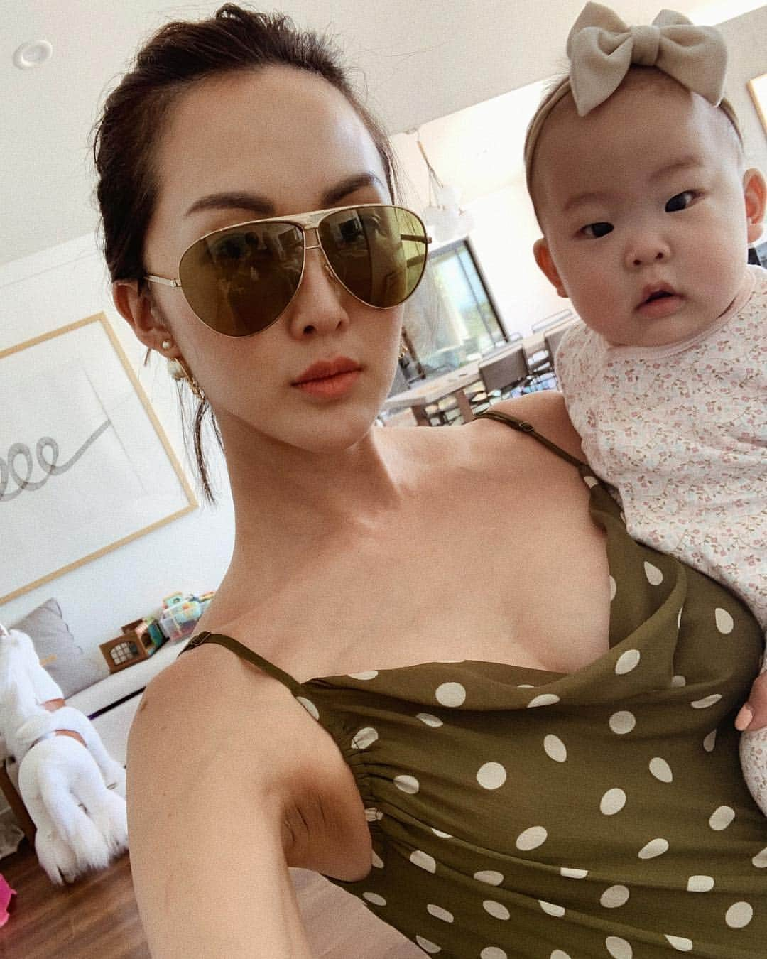 クリッセル・リムさんのインスタグラム写真 - (クリッセル・リムInstagram)「Both girls woke us up at 5:30 am today, fed them breakfast, took Chloe to gymnastics class with this one,  Realized half way thru that we forgot Colettes stroller so we went back home to pick it up, went to brunch where colette had a hugggggge 💩 explosion, went home put both girls down for a nap, then babysat one of our friends kids (got a taste of what life with 3 kids would look like 😅), gave both girls a bath, had a movie night with Chloe, put them down for bed, and we were thinking of maybe going out for the night but now we are both laying in bed fully exhausted. What a typical weekend looks like... life after kids. Things for you non parents to look forward to 😂  Also those of you asking about this @chrisellelimcollection cami it’s sold out on Shopbop but available at Nordstrom in size M, L, & XL . Direct link in stories」3月31日 15時12分 - chrisellelim