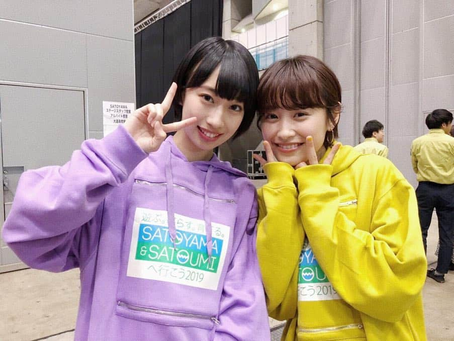 高橋愛さんのインスタグラム写真 - (高橋愛Instagram)「里山里海💗 ㅤㅤㅤㅤㅤㅤㅤㅤㅤㅤㅤㅤㅤ イベントで いっぱい写真 撮りました〜📷 ㅤㅤㅤㅤㅤㅤㅤㅤㅤㅤㅤㅤㅤ @beyooooonds_official  #前田こころちゃん が 来てくれたょ〜 マネージャーさんが 入ってくるから 中々2shotにならなかった！笑 (1.2.3枚目) ㅤㅤㅤㅤㅤㅤㅤㅤㅤㅤㅤㅤㅤㅤㅤㅤㅤㅤㅤㅤㅤㅤㅤㅤㅤㅤ @tsubakifactory_official の #小片リサちゃん も来てくれたよ♡(4.5枚目)ㅤㅤㅤㅤㅤㅤㅤㅤㅤㅤㅤㅤㅤㅤㅤㅤㅤㅤㅤㅤㅤㅤㅤ ㅤㅤㅤㅤㅤㅤㅤㅤㅤㅤㅤㅤㅤㅤㅤㅤㅤㅤㅤㅤㅤㅤㅤㅤㅤㅤ 6枚目の写真は このメンバーで ステージに出させていただき #SDGs について 学ばせていただきました😌🙏🏻 楽しかった！ 楽しく学べるって 素敵！！！ ㅤㅤㅤㅤㅤㅤㅤㅤㅤㅤㅤㅤㅤ 7.8枚目は ブースを回った時の写真📷💗 来てくださった皆さん ありがとうございました😊 ㅤㅤㅤㅤㅤㅤㅤㅤㅤㅤㅤㅤㅤ ㅤㅤㅤㅤㅤㅤㅤㅤㅤㅤㅤㅤㅤ #里山里海 #幕張メッセ #イベント #今日もやってるよ！」3月31日 15時18分 - i_am_takahashi