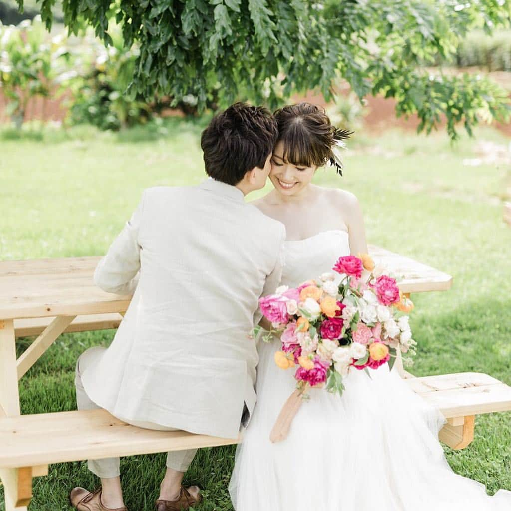 ARCH DAYS Weddingsさんのインスタグラム写真 - (ARCH DAYS WeddingsInstagram)「▽▼RUSTIC MODERN WEDDING▽▼﻿﻿﻿﻿﻿ ハワイの開放的でリラックスした雰囲気のなか行われた結婚式。﻿﻿ ﻿﻿﻿ 挙式会場に選んだ、牧場に合わせて”Rustic modern”をイメージしてトータルコーディネート。﻿﻿﻿ ﻿﻿﻿ 素朴でナチュラルだけど、洗練されたおしゃれな大人のウェディングに。﻿﻿﻿ ﻿﻿﻿ Bride: @maki_802 ﻿﻿ Planner : 小林 直子( @weddingscenesnaoko )﻿﻿ 植上 綾（ @weddingscenesaya ）﻿﻿﻿ Photo by: @clybymatthew ﻿﻿﻿ ﻿﻿﻿﻿ ▽このウェディングのアルバムを見る﻿﻿﻿﻿﻿﻿﻿﻿﻿﻿﻿﻿﻿﻿﻿﻿☑﻿﻿﻿﻿﻿﻿﻿﻿﻿﻿﻿ Website: @archdays_weddings﻿﻿﻿﻿﻿﻿﻿﻿﻿﻿﻿﻿﻿﻿﻿﻿﻿﻿﻿﻿﻿﻿﻿﻿﻿﻿﻿ プロフィールURLからご覧ください👰🏻﻿﻿﻿﻿﻿﻿﻿﻿﻿﻿﻿﻿﻿﻿﻿﻿﻿﻿﻿﻿﻿﻿﻿﻿﻿﻿﻿ ﻿ ﻿﻿﻿﻿﻿﻿﻿ #archdays花嫁 をつけて投稿して頂いた方にサイト掲載のお声がけをさせて頂く場合があります🕊﻿﻿﻿﻿﻿﻿﻿﻿﻿﻿﻿﻿﻿﻿﻿﻿﻿﻿﻿﻿﻿﻿﻿﻿﻿﻿﻿﻿﻿﻿﻿﻿﻿﻿﻿﻿﻿﻿ ﻿﻿﻿﻿﻿﻿﻿﻿﻿﻿﻿﻿﻿﻿﻿﻿﻿﻿﻿﻿﻿﻿﻿﻿﻿﻿ ▽バースデー・ベビーシャワーなどのアイディアを見るなら💁🏼🎉﻿﻿﻿﻿﻿﻿﻿﻿﻿﻿﻿﻿﻿﻿﻿﻿﻿﻿﻿﻿﻿﻿﻿﻿﻿﻿﻿ @archdays﻿﻿﻿﻿﻿﻿﻿﻿﻿﻿﻿﻿﻿﻿﻿﻿﻿﻿﻿﻿﻿﻿﻿﻿﻿﻿﻿ ﻿﻿﻿﻿﻿﻿﻿﻿﻿﻿﻿﻿﻿﻿﻿﻿﻿﻿﻿﻿﻿﻿﻿﻿﻿﻿﻿ ----------------------﻿﻿﻿﻿﻿﻿﻿﻿﻿﻿﻿﻿﻿﻿﻿﻿﻿﻿﻿﻿﻿﻿﻿﻿﻿﻿﻿ #archdays #wedding #bride#weddingdress #dress #weddingceremony#ウェディングドレス﻿﻿﻿﻿ #新郎衣装#新郎タキシード#ウェディングブーケ#ブーケ#bouquet #生花ブーケ #ハワイウェディング#リゾートウェディング #海外ウェディング#ガーデンウェディング#ラスティックウェディング #bride#2019春婚 #2019夏婚 #結婚式 #ウェディング #花嫁準備 #結婚式準備 #bouquet #オシャレ花嫁 ﻿﻿﻿﻿﻿﻿﻿﻿ --------------------﻿﻿﻿﻿﻿﻿﻿﻿ ﻿https://archdays.com/album/2019/03/27/42649﻿﻿ --------------------」3月31日 20時54分 - archdays_weddings