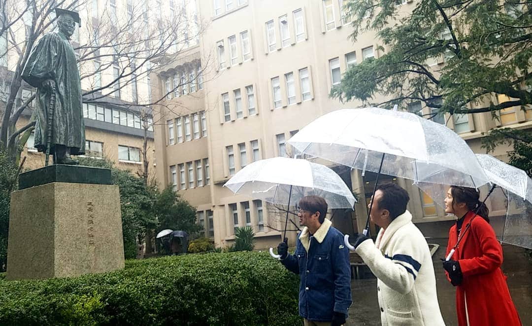 小高亮さんのインスタグラム写真 - (小高亮Instagram)「今日は「モヤさま」レギュラー放送あります！  場所は早稲田周辺です。  大隈重信公にもご挨拶。  春から早大生になる方も、ならない方も是非。  #モヤさま #早稲田 #早稲田大学」3月31日 15時40分 - odaka_p