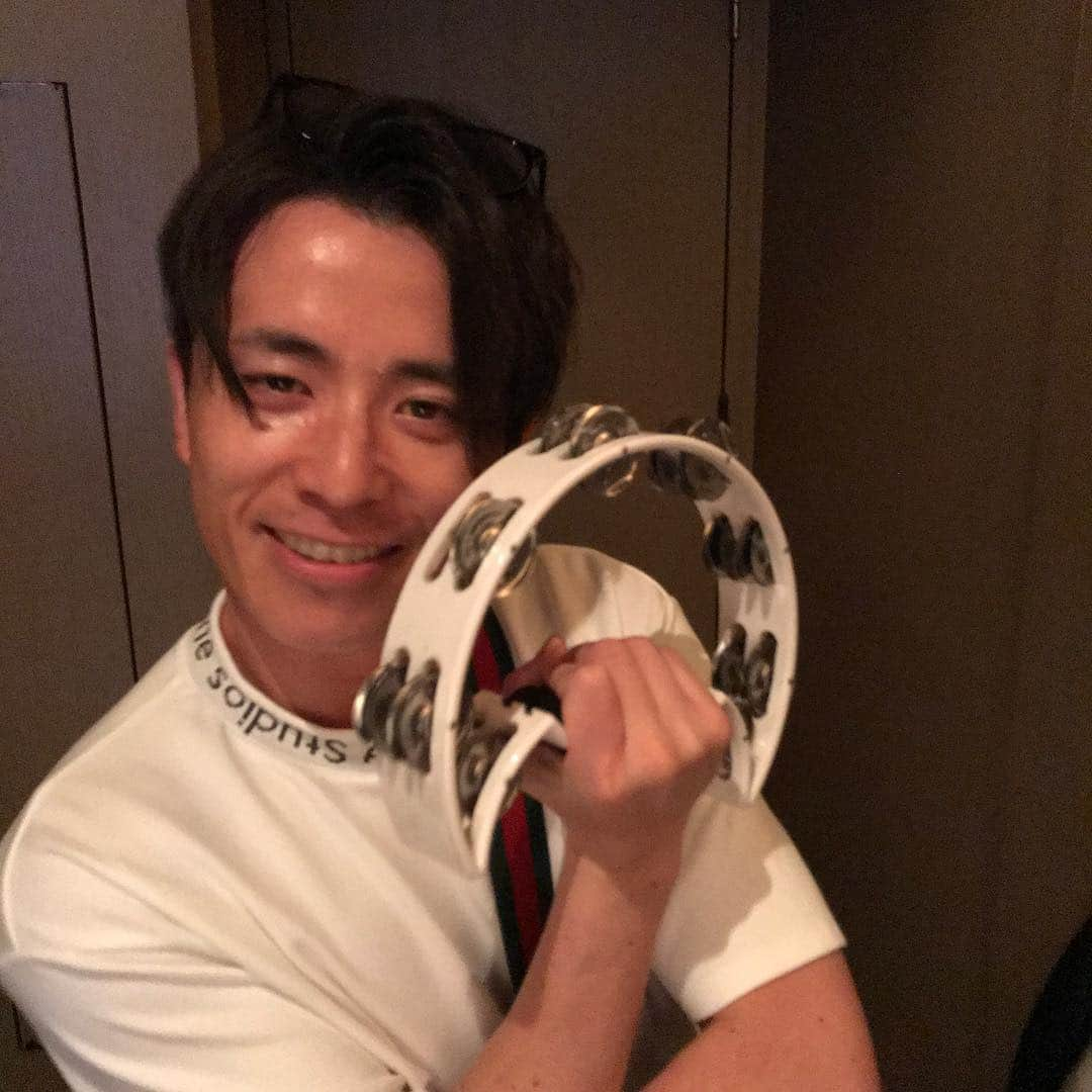 吉村崇さんのインスタグラム写真 - (吉村崇Instagram)「浮かれてますね 春ですね おでこがテカってます #春ですね #オリラジ #藤森 #長野県出身」3月31日 15時42分 - hnkyoshimura