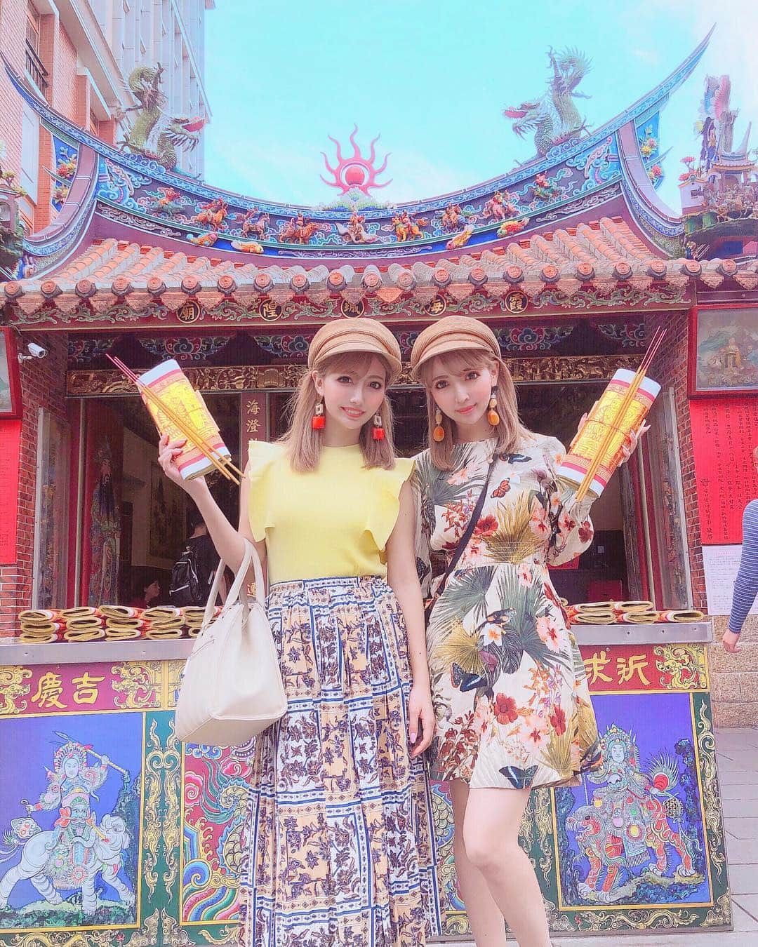 吉川ちえさんのインスタグラム写真 - (吉川ちえInstagram)「パワスポ巡りいってきたよ😆💕 恋愛の神様がいるお寺へ❣️ . 神様にお祈りしてきました(∩´-`∩)❤️ パワーもらえた🥺💘 . #台湾 #taiwan #台北 #台湾旅行 #台湾女子旅」3月31日 15時49分 - yoshikawachie_16