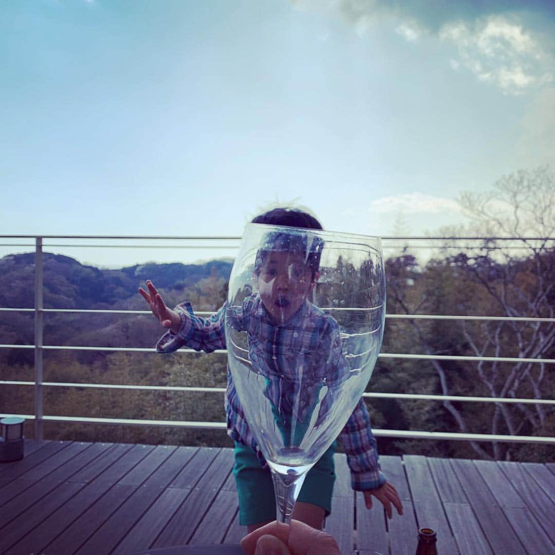 クリス智子さんのインスタグラム写真 - (クリス智子Instagram)「スキー合宿帰りの、さくらダンス。」3月31日 16時31分 - chris_tomoko