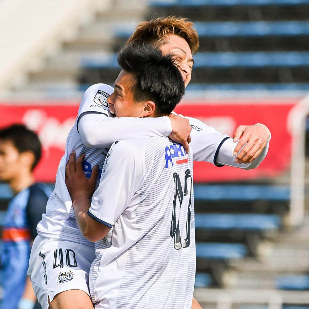 サッカーキングさんのインスタグラム写真 - (サッカーキングInstagram)「. Hey brother! （2019.03.31） . 📷Photo by @shimpeei (Soccer King) . #兄 #食野亮太郎 #2ゴール #弟 #食野壮磨 #初出場 #初得点 #ガンバ大阪U23 #ガンバ大阪 #gambaosaka #コトシハJガハンパナイ #明治安田生命J3リーグ #Jリーグ #JLeague #J撮り #J3 #football #サッカーキング #⚽️ #サッカー」3月31日 16時41分 - soccerkingjp