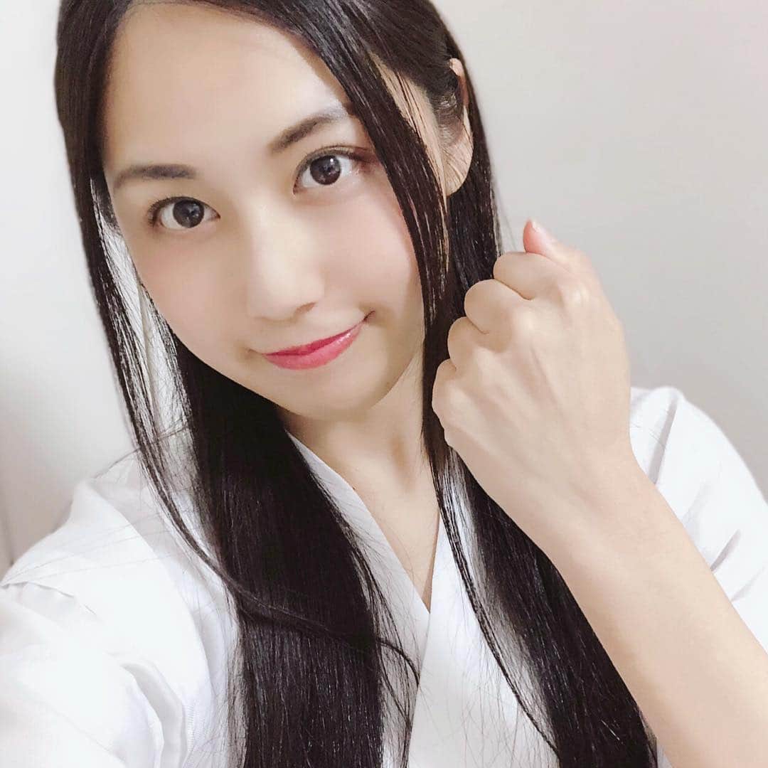 上田真実さんのインスタグラム写真 - (上田真実Instagram)「* * * * 春の#スピカ的コスプレ祭 🌹 * * その④ 巫女さん×スピカ=巫女スピ〜〜⛩ * * * * #三上スピカ #SPIKA #コスプレ #巫女さん #巫女コス #巫女さんコスプレ #ハーフアップ #モデル #タレント #アーティスト #シンガー #撮影会 #撮影会モデル #ポートレート #ポートレートモデル #カメラ好きな人と繋がりたい #写真好きな人と繋がりたい #スーパーロング #黒髪ロング #清潔感 #黒髪 #清楚 #透明感 #写真撮ってる人と繋がりたい #コスプレイヤー自画撮り部 #ポートレートしま専科 #ファインダー越しの私の世界 #model#followｍe」3月31日 17時24分 - spk05290