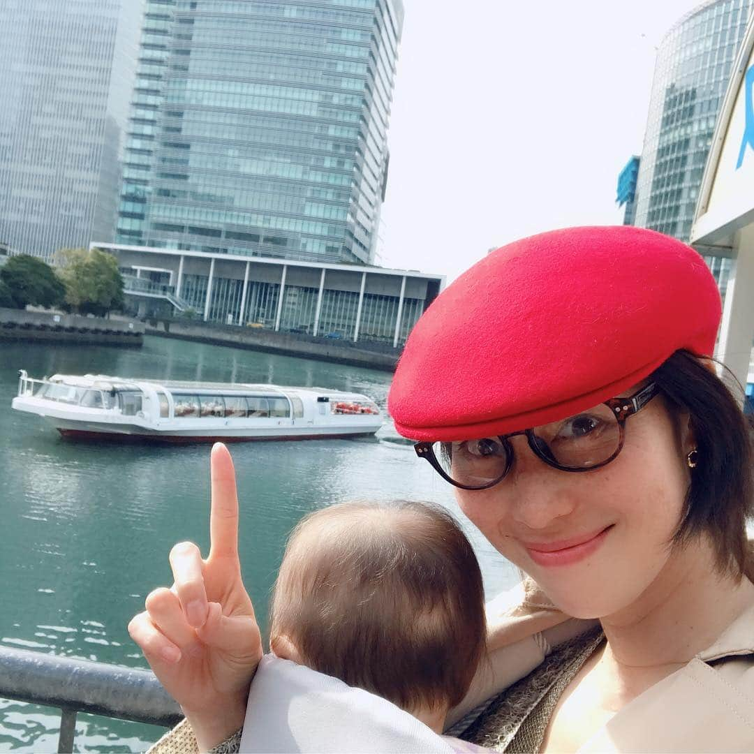 佐藤康恵さんのインスタグラム写真 - (佐藤康恵Instagram)「横浜シーバス🚍🌊🚢はリーズナブルな価格で子供も大人も楽しめる🎶オススメレジャーだよ🤗 ドラマで知り合ってからの大仲良し大好き仲間❤️白羽ゆりちゃんに続いてヨガインストラクターの貴代ちゃん✨貴代ママも娘ちゃんも笑顔が弾けて🌟本当に素敵な親子🌸🌸🌸また、貴代先生のヨガ受けたい❣️いつも私を癒してくれる大切な仲間😊🌸 #seabus #yokohama #佐藤康恵 #actress #model #女子たいむ #mama #二児の母 #enjoy #シーバス #横浜」3月31日 17時51分 - yasuesato.official