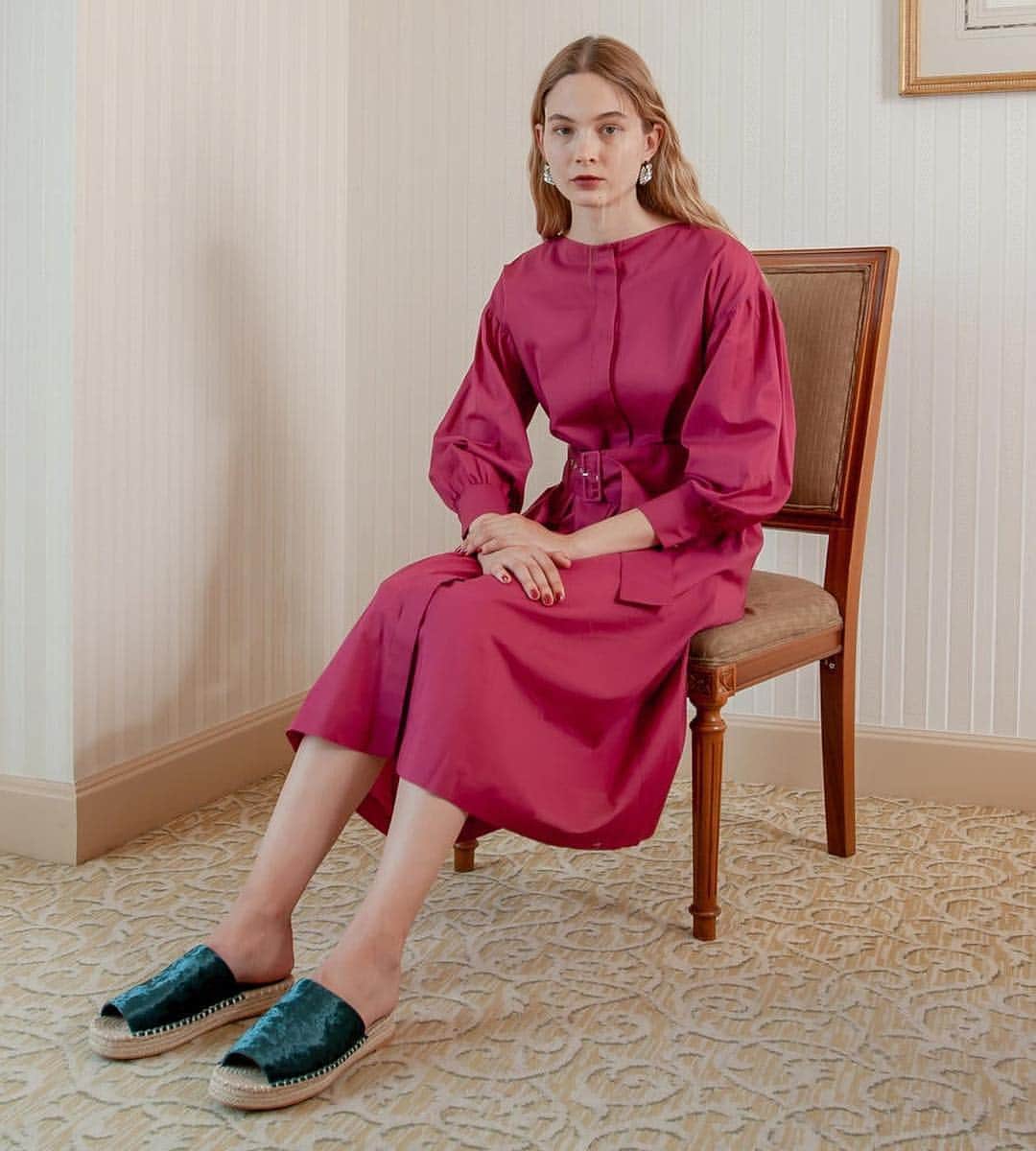 のインスタグラム：「ひとつ前の投稿のワンピース。濃いめのパープル。🥀🥀🥀 #andcurtaincall ¥23,000+tax」