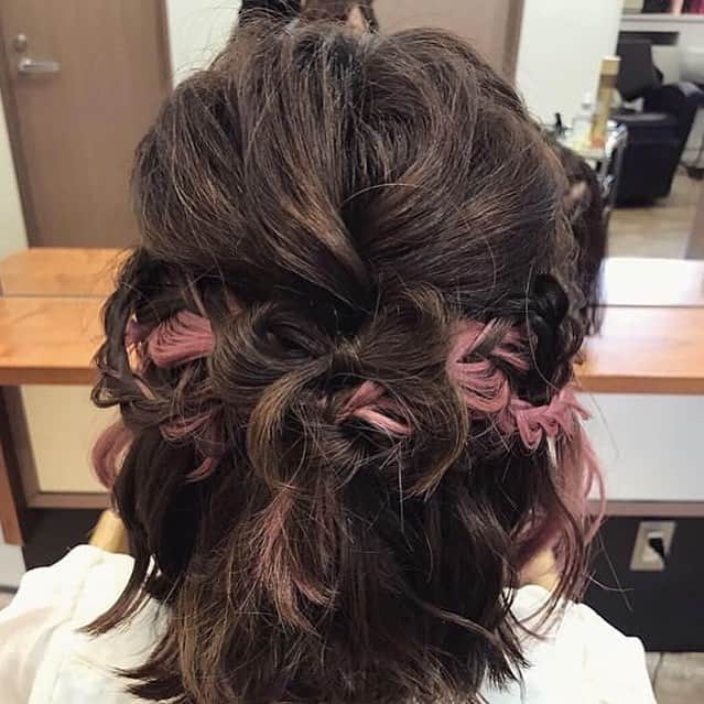 世紀末さんのインスタグラム写真 - (世紀末Instagram)「友の結婚式の時の髪。 いつもの美容師さんにおまかせしたらフリルにリボンにちょー可愛くしてもらってた🥳🎀」3月31日 18時04分 - se1k1ma2chan
