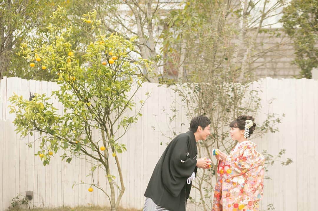 BARN&FOREST148さんのインスタグラム写真 - (BARN&FOREST148Instagram)「. 思わず2人の世界へ… 時間を忘れてしまうくらい素敵な空間 . . おとずれる人が幸せで笑顔になれる場所がある @barn_and_forest148  HPもしくはお電話にて お気軽にお問い合わせください♬*゜ . #barnandforest148 #148cafe #barn #148花嫁 #バーンアンドフォレスト #バーンアンドフォレスト148 #レストランウェディング #流山 #流山おおたかの森 #千葉花嫁 #結婚式写真 #結婚式場 #結婚式レポ #プレ花嫁 #卒花嫁 #緑のある結婚式場 #ガーデンのある結婚式場 #日本中のプレ花嫁さんと繋がりたい #全国のプレ花嫁さんと繋がりたい  #こだわりのウェディング #自然  #2019春婚 #2019夏婚 #2019秋婚 #前撮り」3月31日 18時05分 - barn_and_forest148