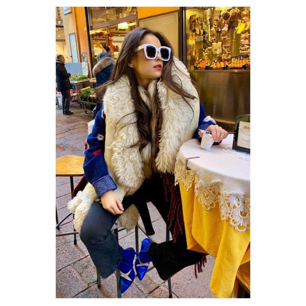 のインスタグラム：「#islo #isloisabellalorusso #isloshoes #bootie #star #details #leather #laminate #fashion #style #cooloutfit #shop #negozio #rivenditore #loveit #heels #tacchi #highheels #shoponline #shoppingonline #bacio #madeinitaly #staytuned」