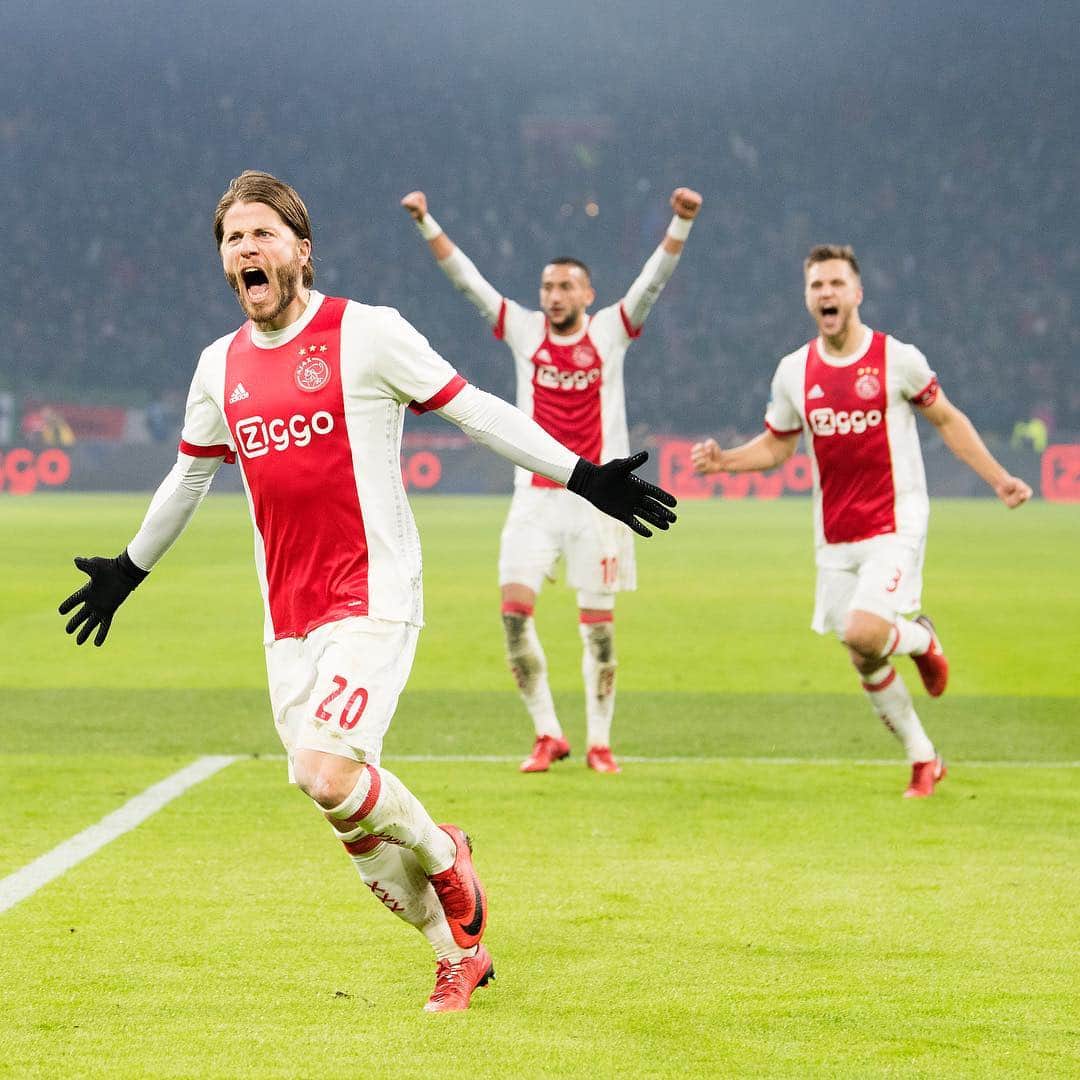 アヤックス・アムステルダムさんのインスタグラム写真 - (アヤックス・アムステルダムInstagram)「They know how to score against PSV...👀 🚀 @DavyKlaassen - @Lasse.Schone 🎯 Your favourite = 🚀 or 🎯? #ajapsv」3月31日 18時30分 - afcajax