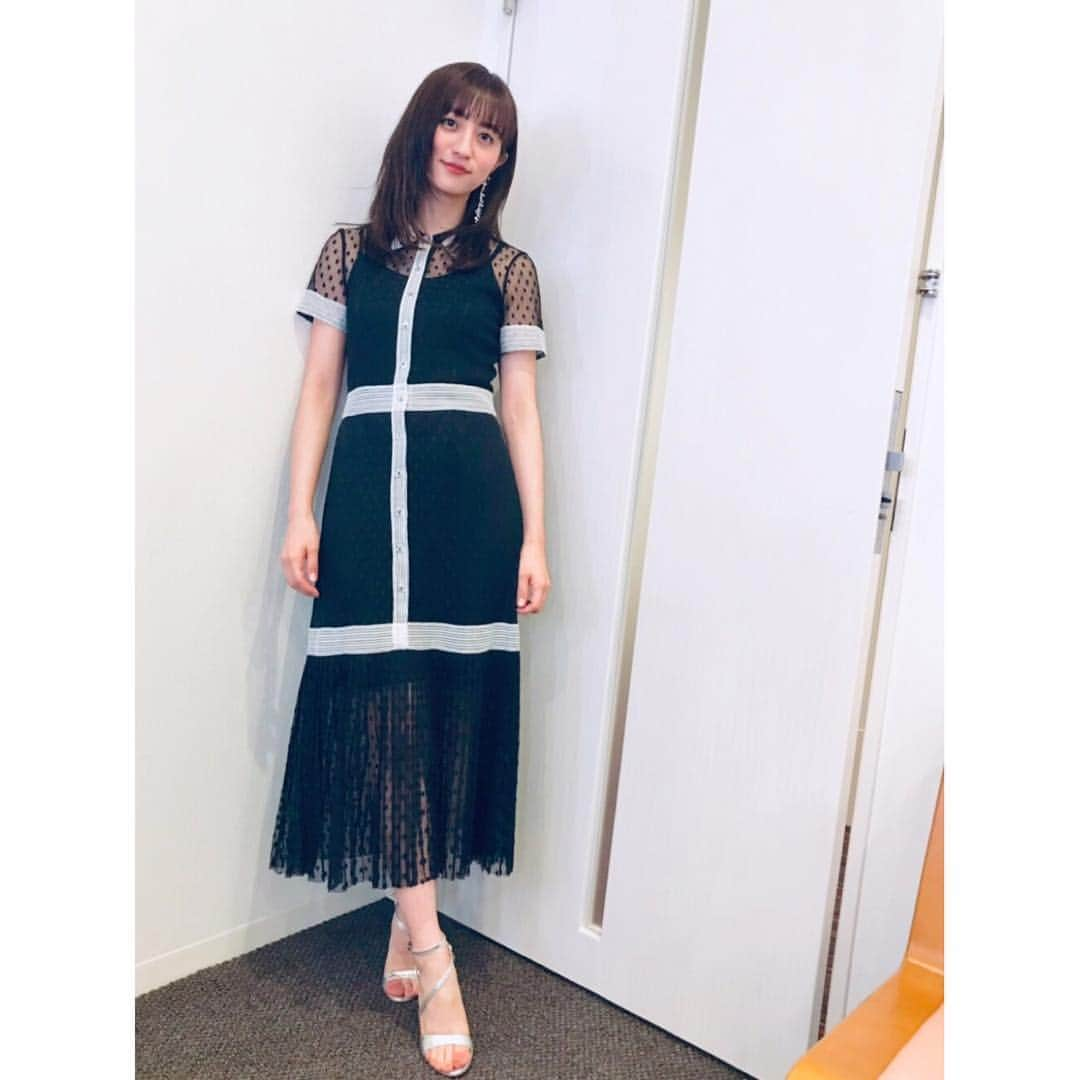 堀田茜さんのインスタグラム写真 - (堀田茜Instagram)「このごろの衣装事情🍓 私服でもロンパースやロングワンピが気分。。 ①② @seanewyork  ③ @lecielbleu_official  ④ @kattyxiomara_official」3月31日 18時47分 - akanehotta