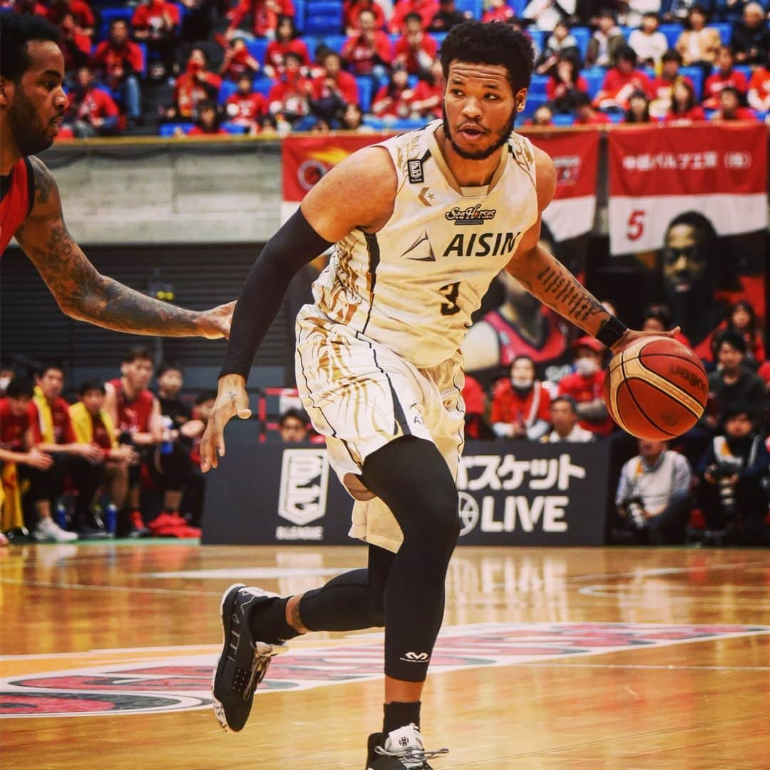 シーホース三河さんのインスタグラム写真 - (シーホース三河Instagram)「3/31(日) アウェー 富山戦  #PHOTO 三河 97 - 83 富山  #シーホース三河 #グラウジーズ #Bリーグ」3月31日 18時46分 - go_seahorses