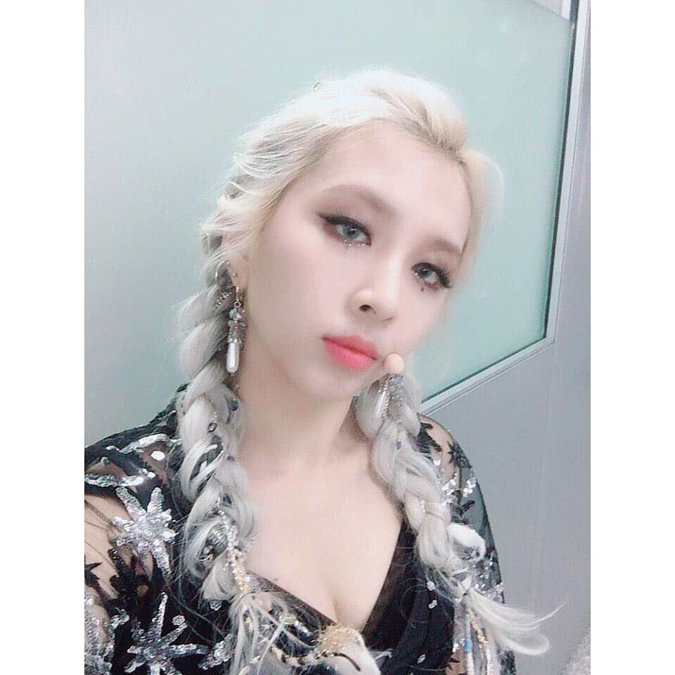 K.A.R.Dさんのインスタグラム写真 - (K.A.R.DInstagram)「[#KARD] 🧚‍♀️귀염뽀쨕 셀카 요정들🧚‍♂️ . #BM #JSEPH #SOMIN #JIWOO #KARD #KARD_밤밤_Bomb_Bomb」3月31日 18時40分 - official_kard