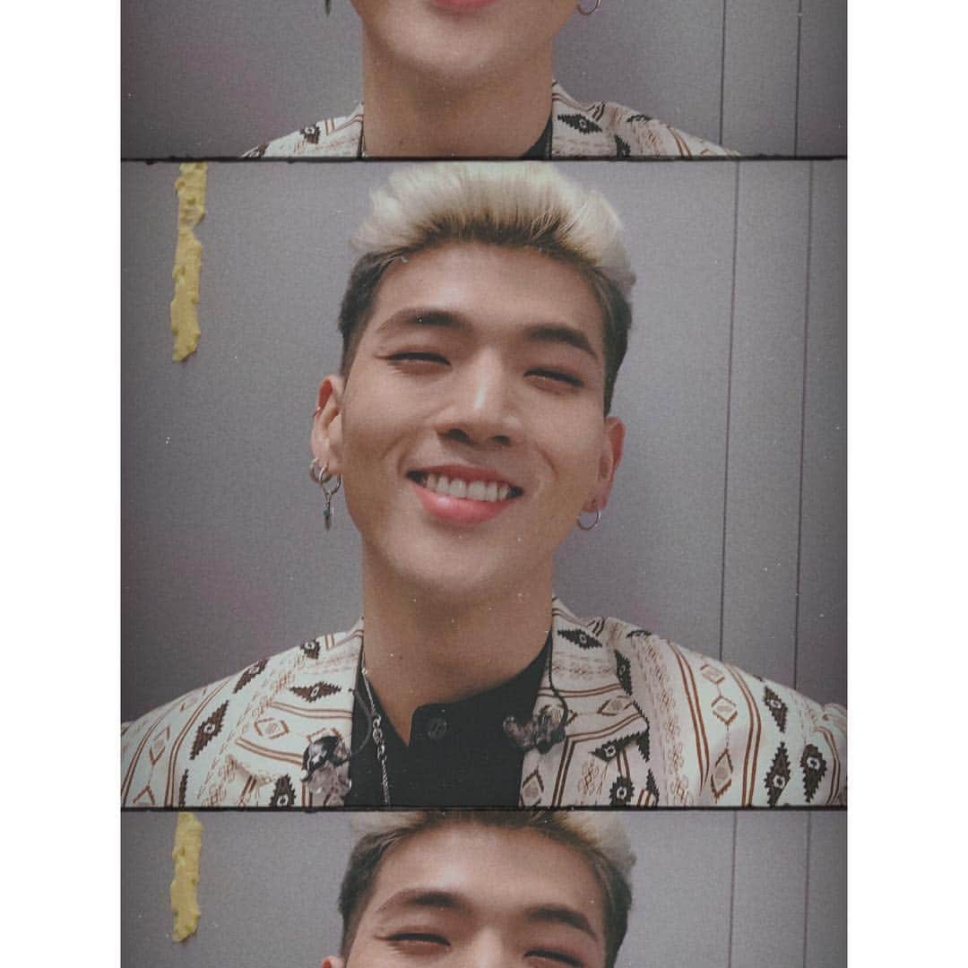 K.A.R.Dさんのインスタグラム写真 - (K.A.R.DInstagram)「[#KARD] 🧚‍♀️귀염뽀쨕 셀카 요정들🧚‍♂️ . #BM #JSEPH #SOMIN #JIWOO #KARD #KARD_밤밤_Bomb_Bomb」3月31日 18時40分 - official_kard