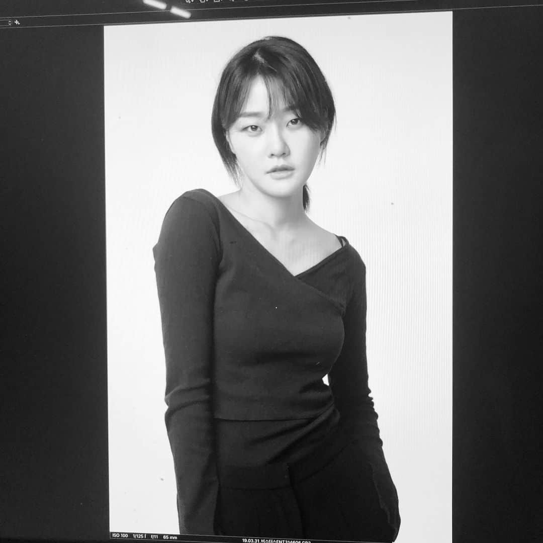 ヒョニ・カンさんのインスタグラム写真 - (ヒョニ・カンInstagram)「🖤」3月31日 18時56分 - hyoni_kang