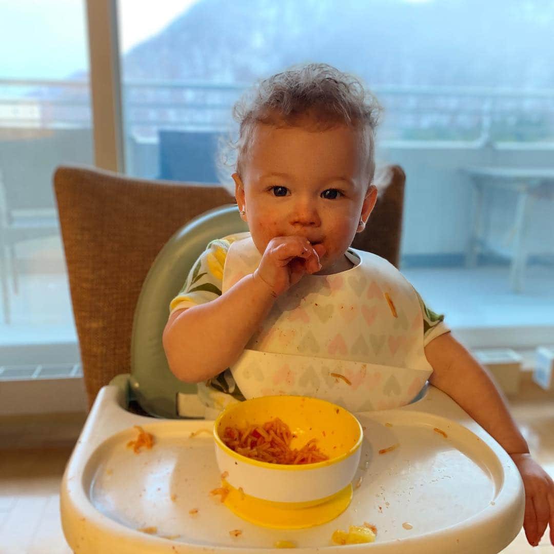 ニック・マルティネスのインスタグラム：「I like mommy’s cooking!」
